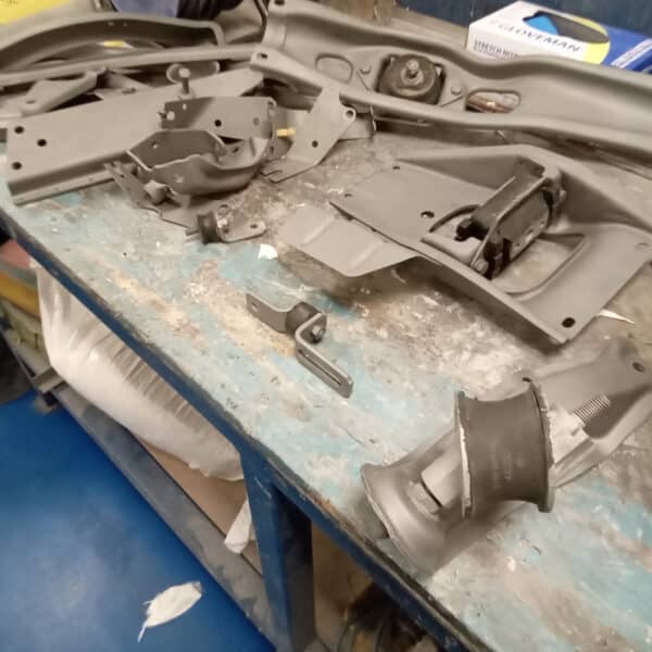 020925 1969 Audi 70L Parts Painted 22
