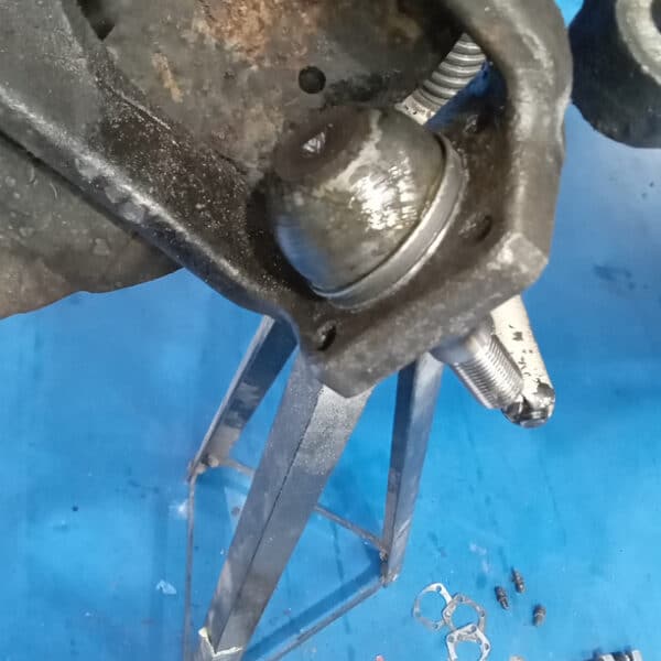 040925 1966 Jaguar EType Front Ball Joints 17