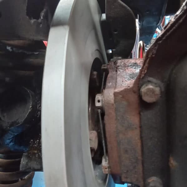 040925 1966 Jaguar EType More Rear Brakes 10