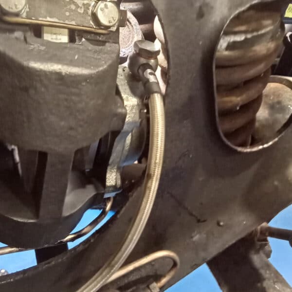 040925 1966 Jaguar EType More Rear Brakes 16