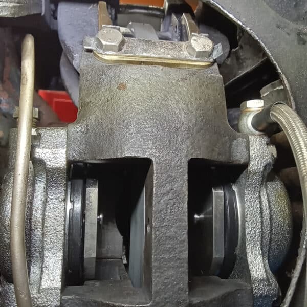 040925 1966 Jaguar EType More Rear Brakes 18