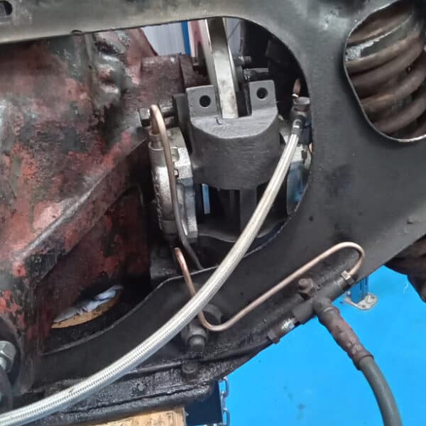 040925 1966 Jaguar EType More Rear Brakes 21