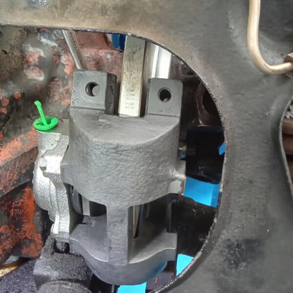 040925 1966 Jaguar EType More Rear Brakes 31