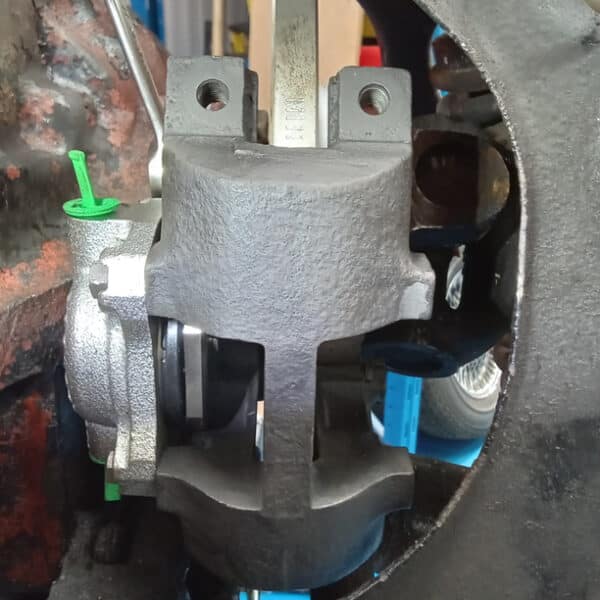 040925 1966 Jaguar EType More Rear Brakes 32