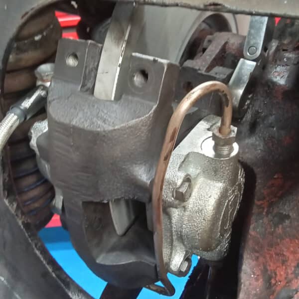 040925 1966 Jaguar EType More Rear Brakes 4