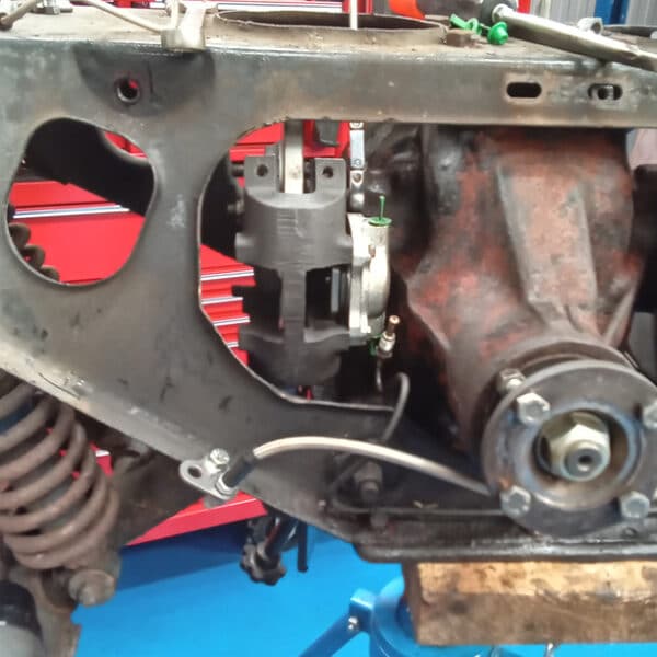 040925 1966 Jaguar EType More Rear Brakes 9