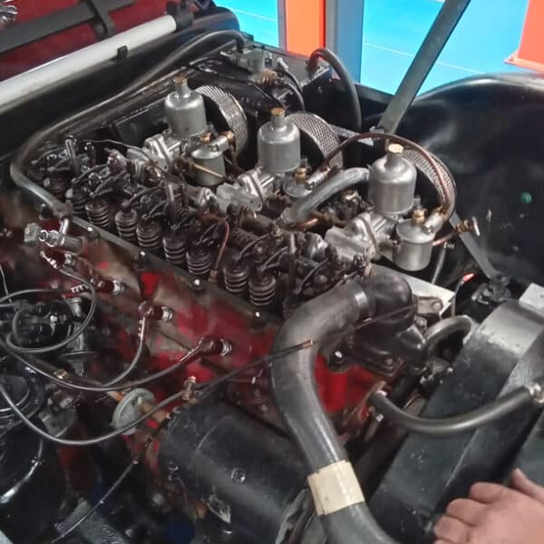 05092025 1956 Jensen 541 head refit 4