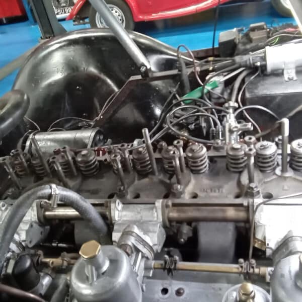05092025 1956 Jensen 541 head refit 9