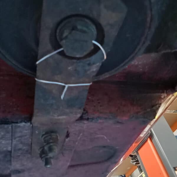 050925 1966 Jaugar E Type Rear Axle 2