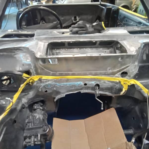09.09.2025 1987 Mercedes 500 SL Grey Bulkhead in epoxy 10