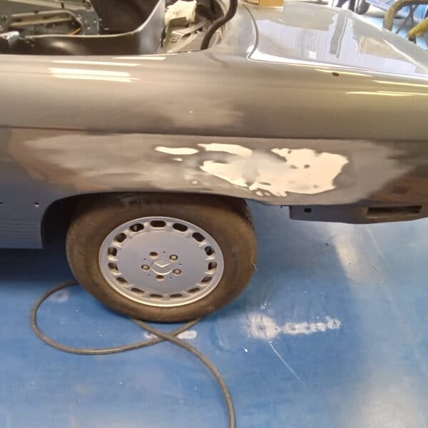 09.09.2025 1987 Mercedes 500 SL Grey Bulkhead in epoxy 6