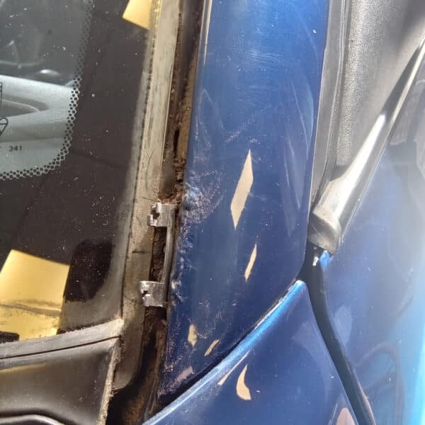09.09.2025 1994 Rover 220 Turbo Blue Paint pillar 1