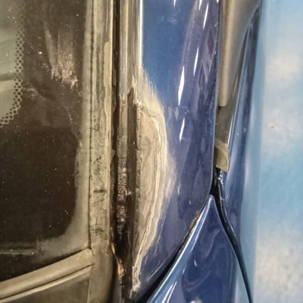 09.09.2025 1994 Rover 220 Turbo Blue Paint pillar 2