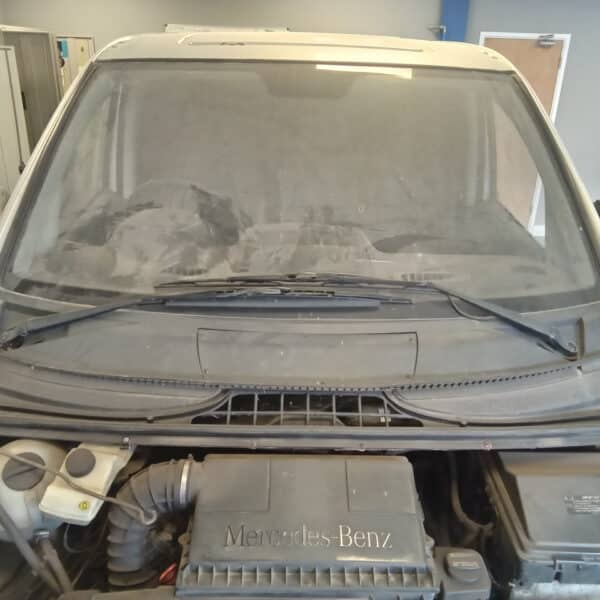 100925 2005 Mercedes Vito Teardown 13