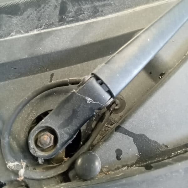 100925 2005 Mercedes Vito Teardown 14