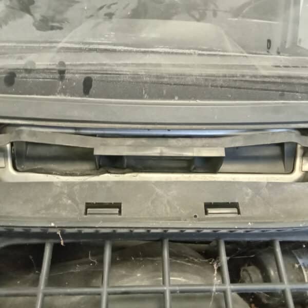100925 2005 Mercedes Vito Teardown 15