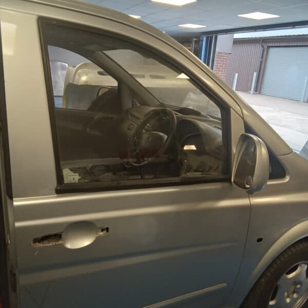 100925 2005 Mercedes Vito Teardown 16