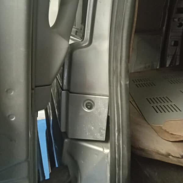 100925 2005 Mercedes Vito Teardown 17
