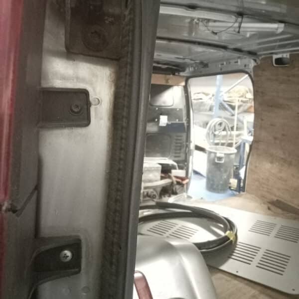 100925 2005 Mercedes Vito Teardown 22