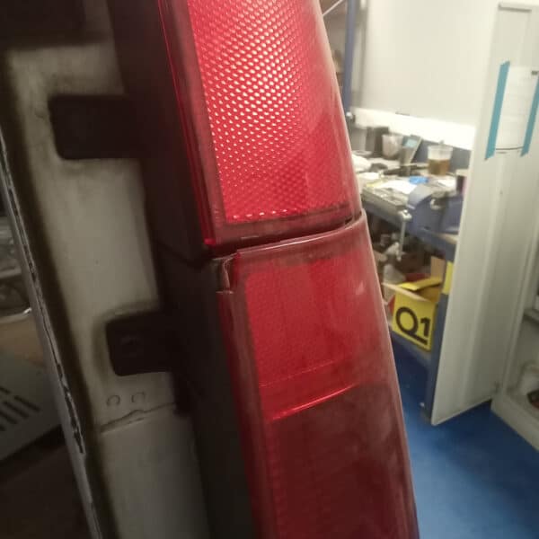 100925 2005 Mercedes Vito Teardown 25