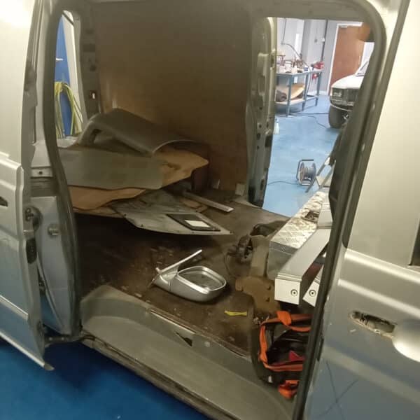 100925 2005 Mercedes Vito Teardown 26