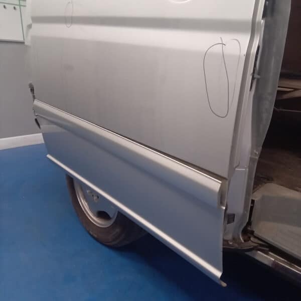 100925 2005 Mercedes Vito Teardown 30