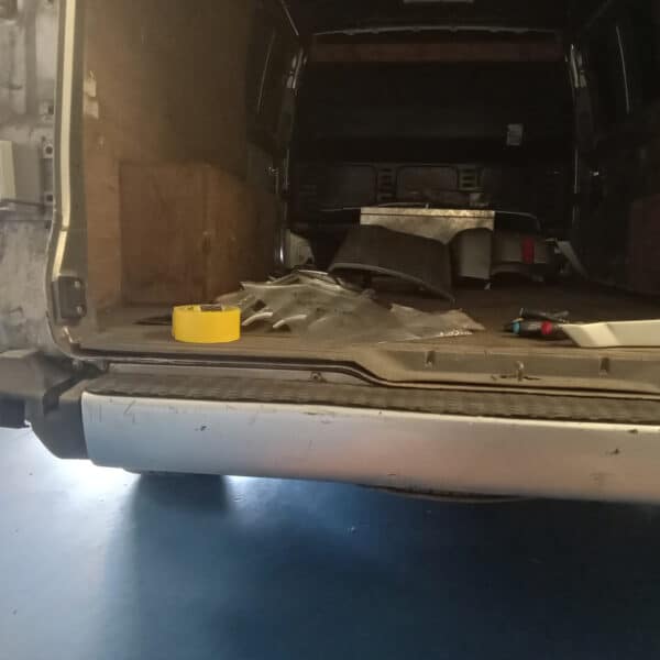 100925 2005 Mercedes Vito Teardown 33