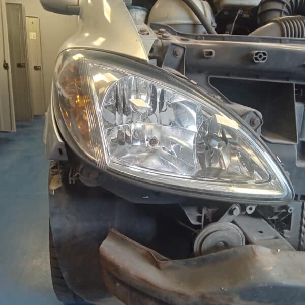 100925 2005 Mercedes Vito Teardown 8