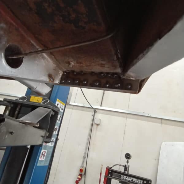 11.09.2025 1970 Aston Martin DBS 6 Vantage White more rust repair 1