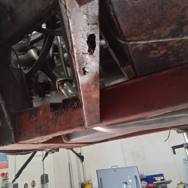 11.09.2025 1970 Aston Martin DBS 6 Vantage White rust repair 1