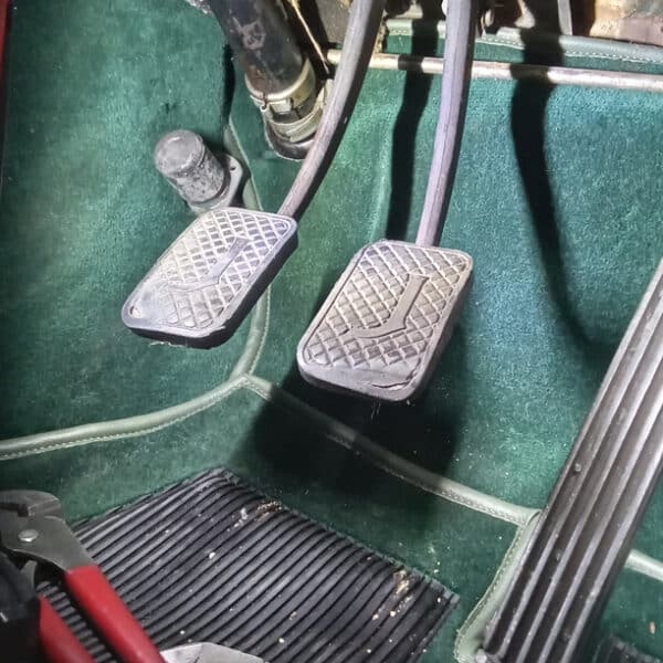 16.09.2025 1965 Jaguar 340 Mk2 Green PDI and repairs 11