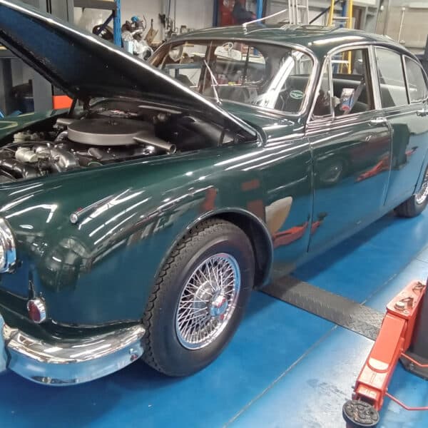 16.09.2025 1965 Jaguar 340 Mk2 Green PDI and repairs 2