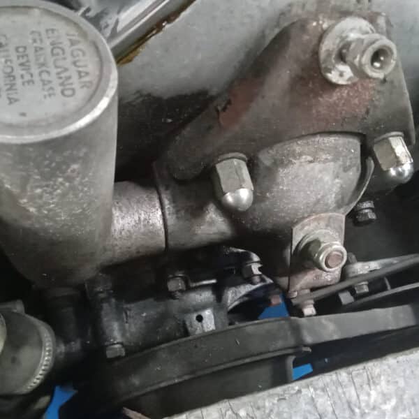 16.09.2025 1965 Jaguar 340 Mk2 Green clucth master cylinder7