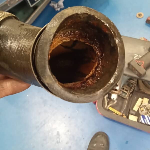 16.09.2025 1965 Jaguar 340 Mk2 Green waterpump 20