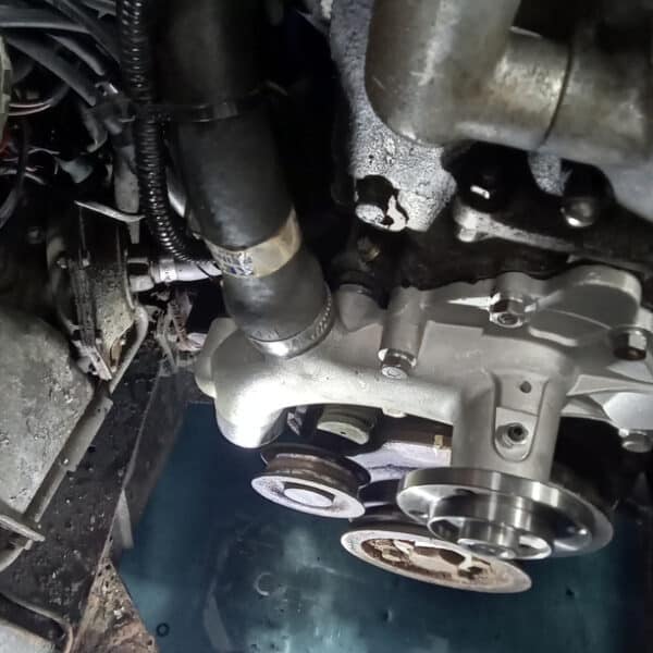 16.09.2025 1965 Jaguar 340 Mk2 Green waterpump 22