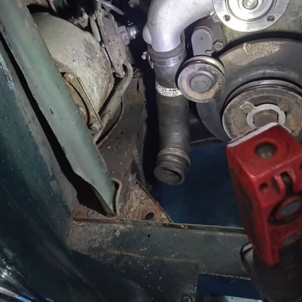 16.09.2025 1965 Jaguar 340 Mk2 Green waterpump 23