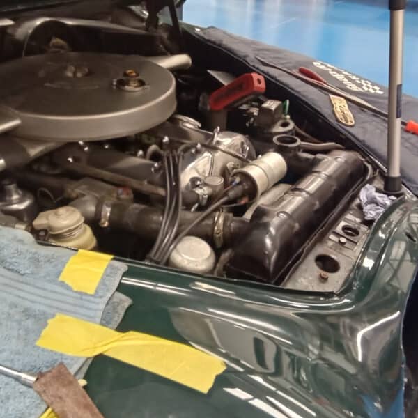 16.09.2025 1965 Jaguar 340 Mk2 Green waterpump 29