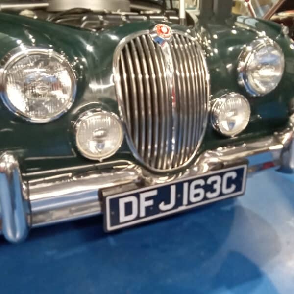 16.09.2025 1965 Jaguar 340 Mk2 Green waterpump 36