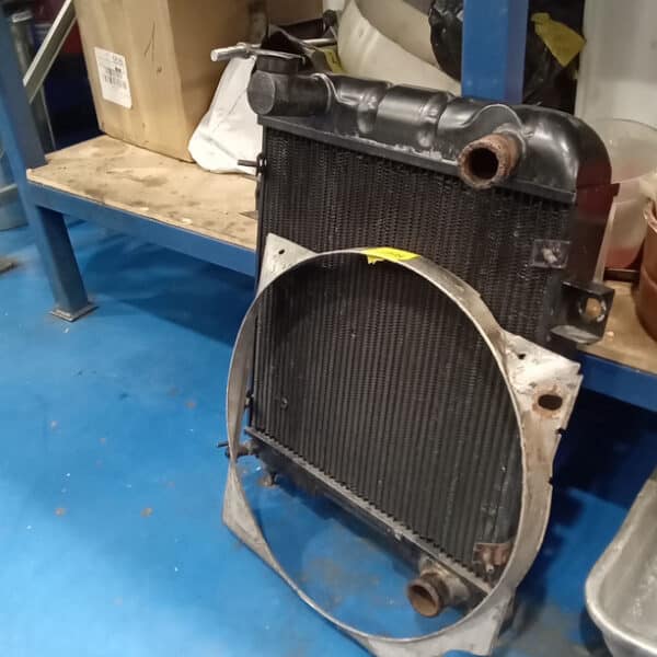 16.09.2025 1965 Jaguar 340 Mk2 Green waterpump 5