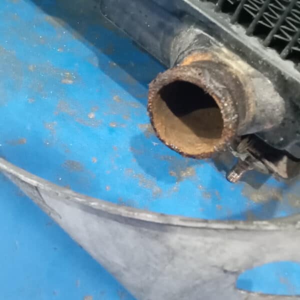 16.09.2025 1965 Jaguar 340 Mk2 Green waterpump 8