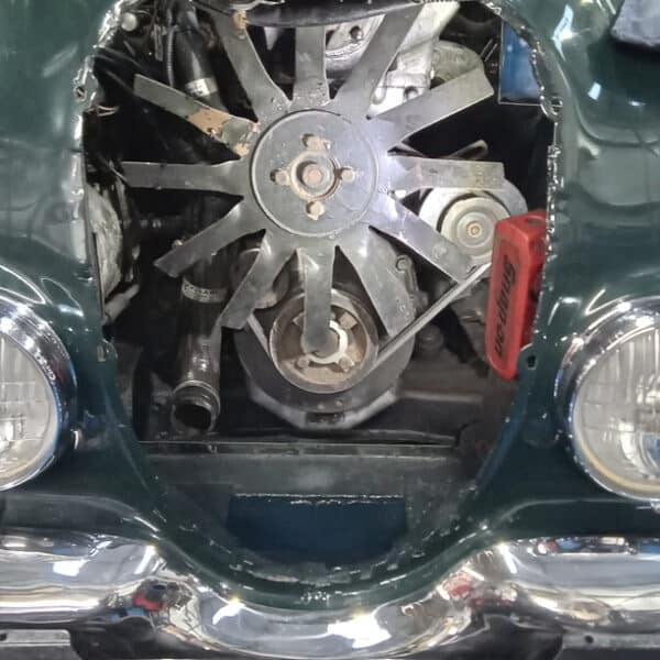 16.09.2025 1965 Jaguar 340 Mk2 Green waterpump 9