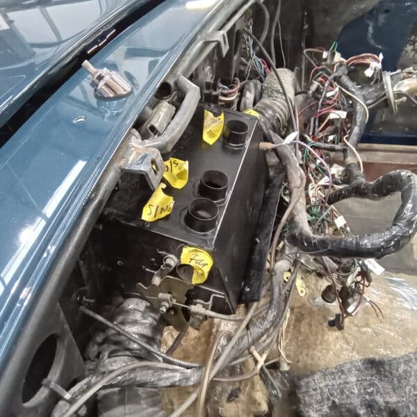 16.09.2025 1969 Aston Martin DB6 Volante Blue fitting new parts 18