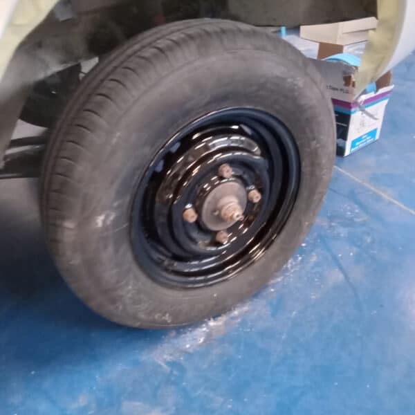 16.09.2025 1969 Audi 70L White Polished Wheels 2