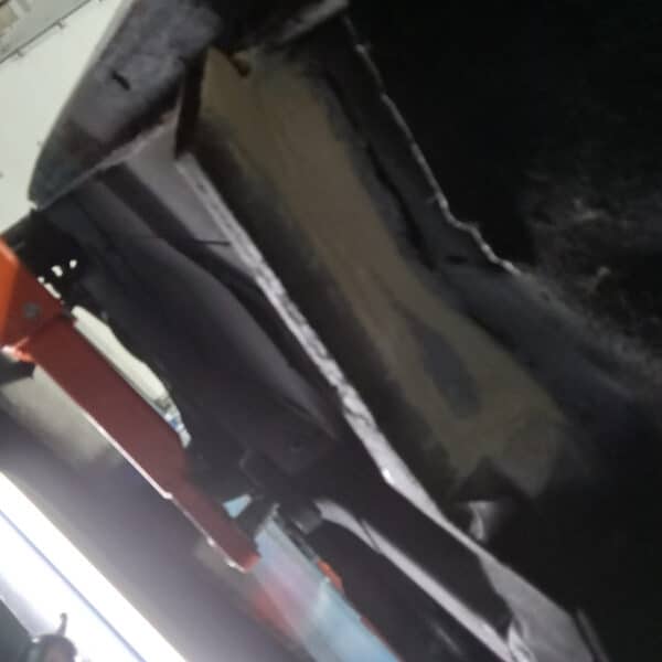 16.09.2025 1985 Daimler DS420 Limo Grey primed and seal hole 2