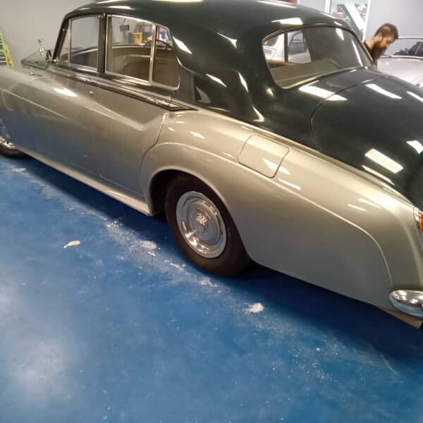 160925 1965 Rolls Royce Silver Cloud 3 Primered Masked and Painted