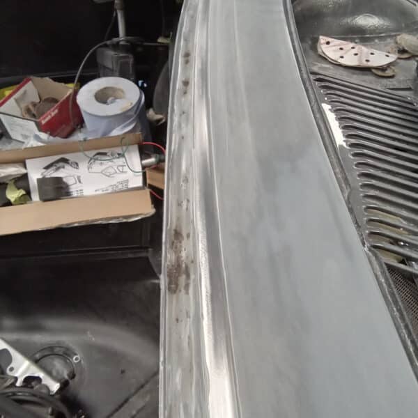 180925 1987 Mercedes 500SL Paint Peel and Rust on Boot 15