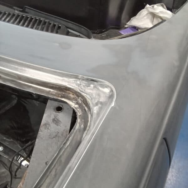 180925 1987 Mercedes 500SL Paint Peel and Rust on Boot 16