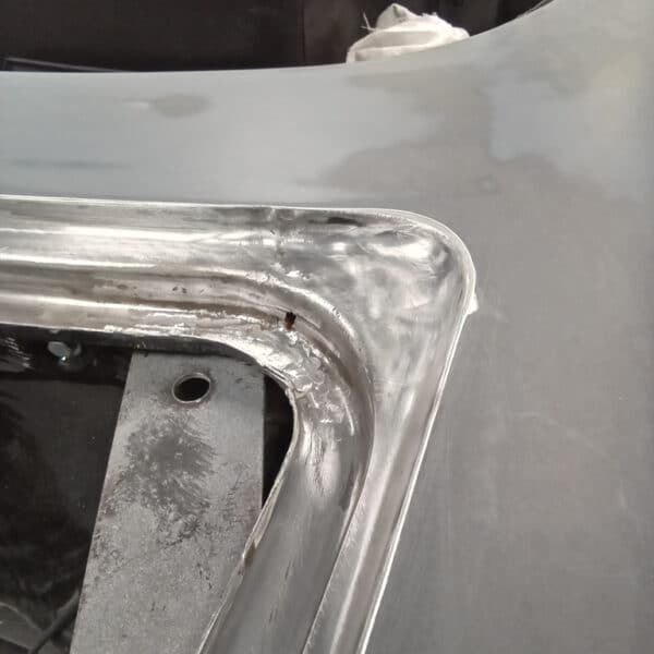 180925 1987 Mercedes 500SL Paint Peel and Rust on Boot 6