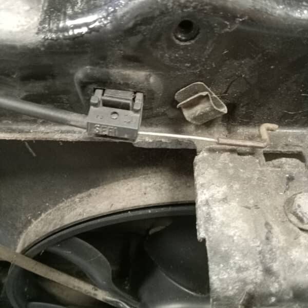 190925 2000 Peugeot 306 Cabriolet Engine Bay Painting 4