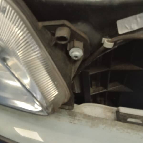 190925 2000 Peugeot 306 Cabriolet Engine Bay Painting 9